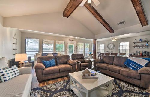 Granbury House | Lakefront Retreat Near Historic Granbury, Family & Pet Friendly