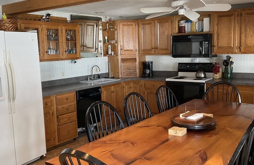 Oxford House | Idyllic Lakefront Retreat on Thompson Lake - Pet Friendly