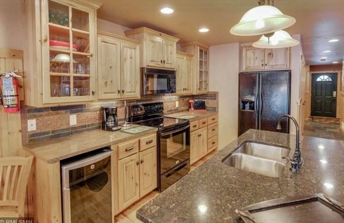 Pequot Lakes Resort | Lakefront Home on the Whitefish Chain - Outdoor Pool, Pickleball Courts and More