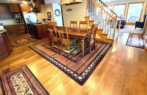Gladwin House | Lakefront Retreat with Bunkhouse - Ideal for Group Getaways