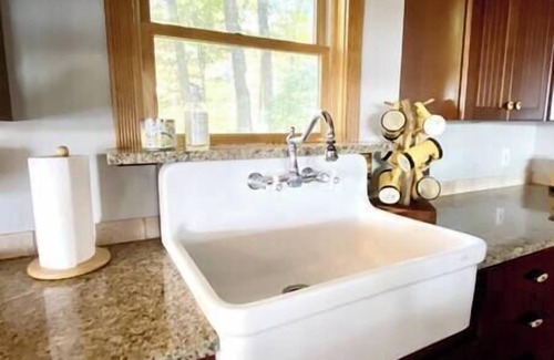 Gladwin House | Lakefront Retreat with Bunkhouse - Ideal for Group Getaways
