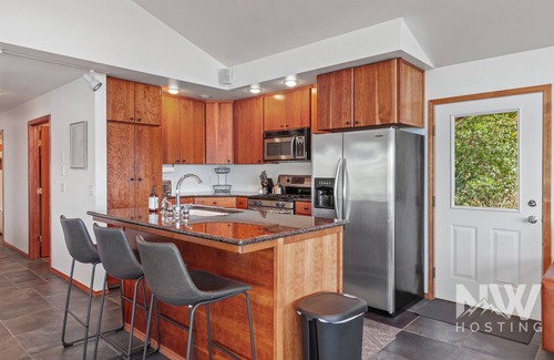 Coeur d'Alene House | Harrison Hotel | Breathtaking Lake Views & Family-Friendly Fun