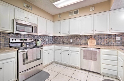 Point Venture House | Idyllic Lakefront Home with Golf Access & Pool Amenities