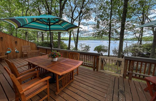 Lake Harmony House | Relaxing Lakefront Townhome with Deck, Pool & Tennis Courts