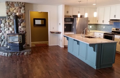 Somers House | Lakefront Retreat with Hot Tub & Stunning Lake Views