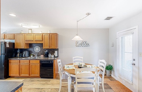 Granbury House | Lakefront Retreat with Private Dock and Spa Amenities
