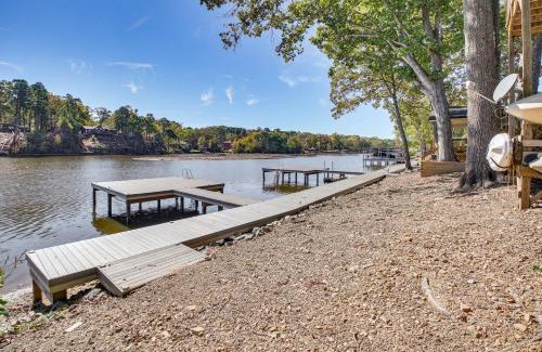 Mid America House | Idyllic Lakefront Hot Springs Retreat with Swim Dock