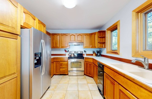 Malletts Bay House | Tranquil Lakefront Home with Mountain Views and Private Patio