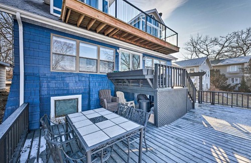 Lake Koshkonong House | Lakefront Retreat with Kayaks and Breathtaking Sunsets