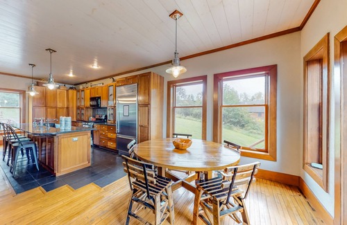 Greenville House | Lakefront Retreat with Private Dock & Firepit Experience