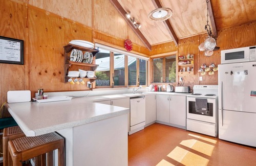 Tauranga Taupo House | Exceptional Lakefront House with Family-Friendly Amenities