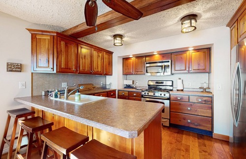 Lac du Flambeau House | Lakefront Retreat with Private Hot Tub & Scenic Dock