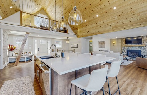 Gray House | Big Birch: Lakefront Retreat with Private Beach & Kayaks