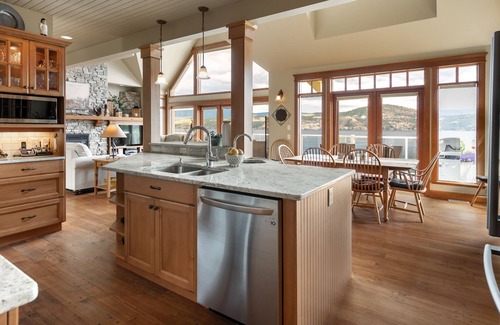 Central Okanagan House | Lakefront Family Retreat with Ocean and Lake Views