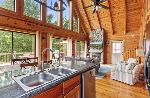 Seneca House | Idyllic Keowee Retreat with Spa & Lake Views near Clemson