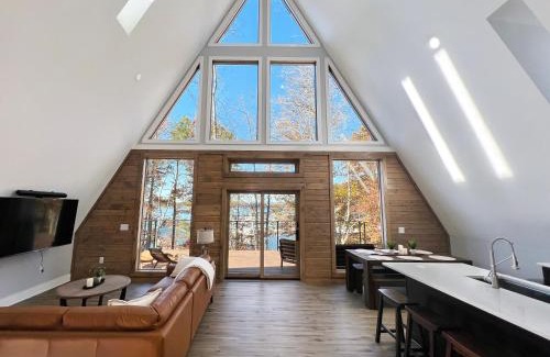 Seneca House | Inviting Lakefront Keowee Cottages for Family Getaways