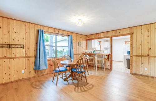 Keystone Heights Cottage | Idyllic Lakefront Cottage in Keystone Heights with Dock