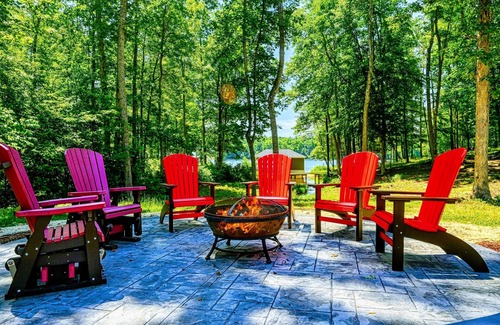 Mineral House | Relaxing Lakefront Retreat at Lake Anna with Hot Tub & Dock