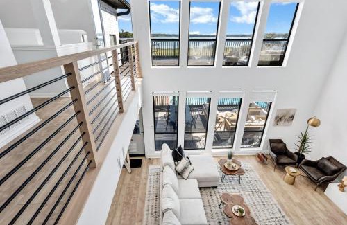 Rowlett Villa | Lake Front Villa: Private Pool & Jacuzzi, Rated 10/10