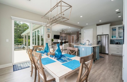 Hot Springs House | Lakefront Escape with Pool, Hot Tub & 10/10 Guest Rating