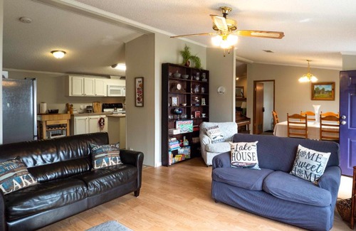 Turtle Beach House | Pet-Friendly Lakefront Oasis with Kayaks for Your Adventure