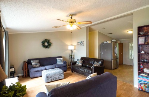 Turtle Beach House | Pet-Friendly Lakefront Oasis with Kayaks for Your Adventure