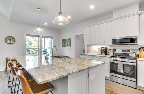 McCormick House | Lakefront McCormick Retreat w/Patio & Views