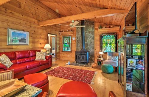 Milledgeville House | Lakefront Milledgeville Retreat with Private Dock & Porch