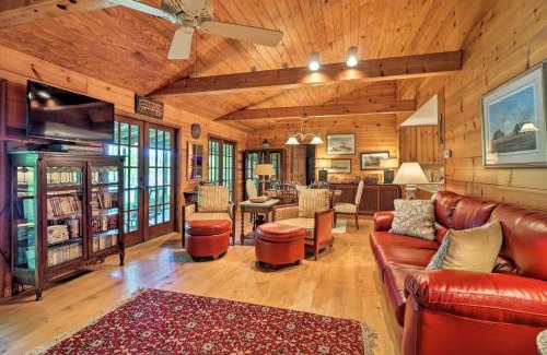 Milledgeville House | Lakefront Milledgeville Retreat with Private Dock & Porch