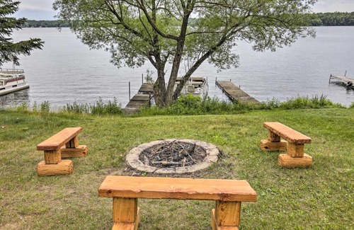 Minocqua House | Experience Lakefront Living in Minocqua with Dock Access!