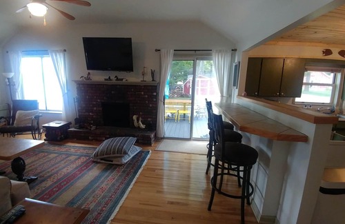 Ogemaw County Cottage | Family-Friendly Lakefront Mökki with Private Lake Access