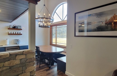 June Lake Apartment | Lakefront Mountain Retreat: Pet-Friendly with Scenic Views