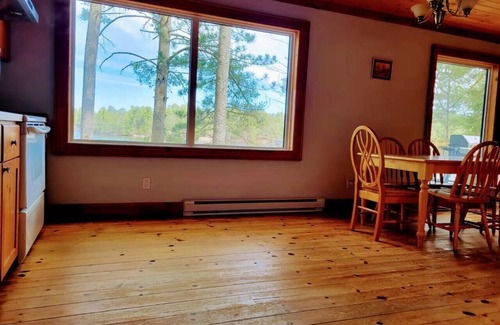 Gravenhurst Cottage | Beautiful Lakefront Muskoka Cottage with Scenic Views