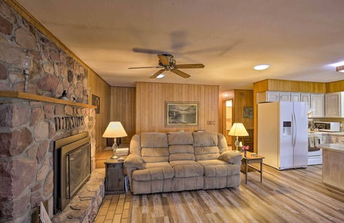 New Auburn Apartment | Lakefront New Auburn Apartment with Sauna & Sun Porch