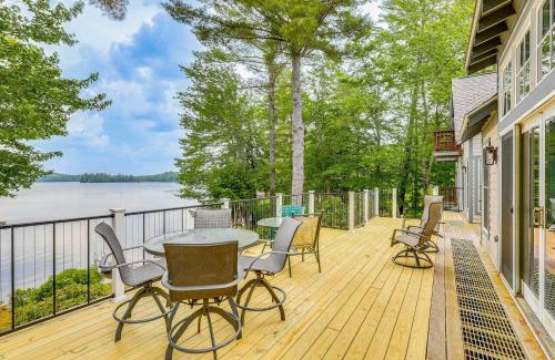 New London House | Relaxing Lakefront Retreat in New London with Hot Tub & Dock