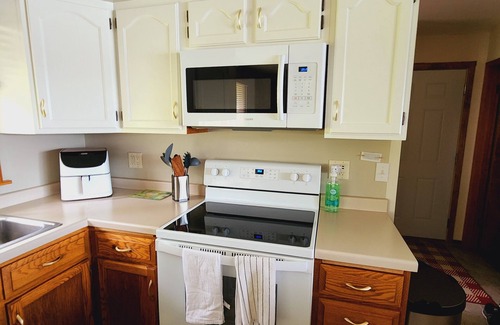 Birchwood House | Relaxing Lakefront Getaway at The Bird House with Family-Friendly Amenities