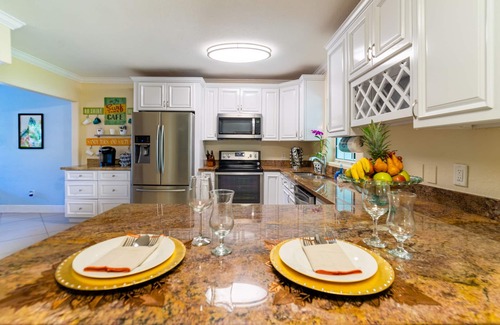 Lake Worth House | Lakefront Retreat with Heated Pool, Golf & Dinos - Sleeps 12