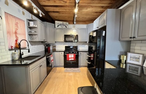 Hamlin Ski Chalet | Tranquil Lakefront Retreat - Adventure Awaits at Lake Vibez