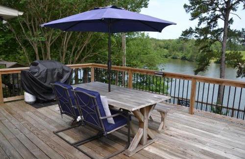 Rockwell House | Relaxing Hot Springs Oasis on Lake with Private Dock & Spa