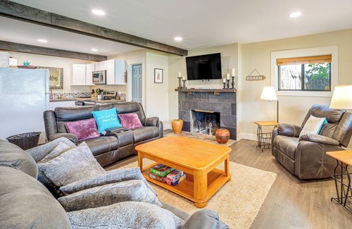 Oroville House | Stunning Lakefront Oroville Paradise with Private Beach & Dock