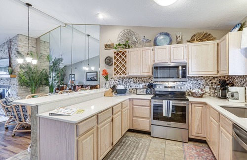 Osage Beach Condo | Lakefront Osage Beach Retreat with Grill & Pool Access