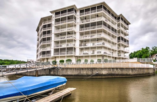 Osage Beach Apartment | Delightful Lakefront Osage Beach Condo - Pet Friendly Stay!