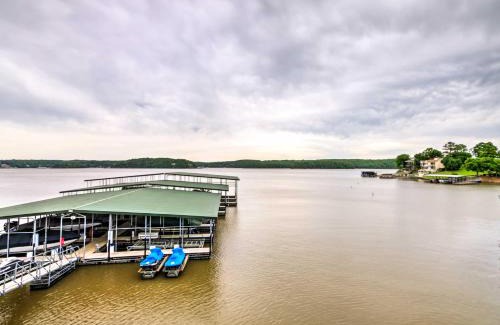Osage Beach Apartment | Delightful Lakefront Osage Beach Condo - Pet Friendly Stay!