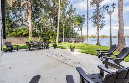 Land O' Lakes House | Idyllic Lakefront Paradise: A Seasonal Getaway Awaits