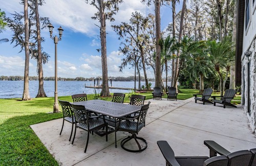 Land O' Lakes House | Idyllic Lakefront Paradise: A Seasonal Getaway Awaits