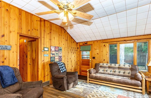 Park Rapids House | Lakefront Paradise: Your Ideal Family Getaway Awaits!