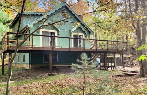 Locust Lake Village House | Lakefront Paradise: Private Dock, Walk to Beach & Pool