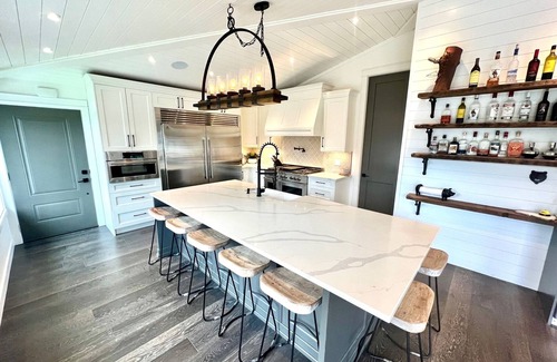 Shawnigan Lake House | Unforgettable Lakefront Retreat with Pool, Hot Tub & Gym