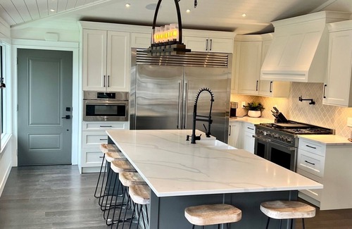 Shawnigan Lake House | Unforgettable Lakefront Retreat with Pool, Hot Tub & Gym