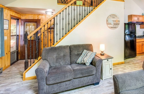 Ainsworth Cottage | Scenic Pearson Cottage with Swim Dock and Kayaks Await